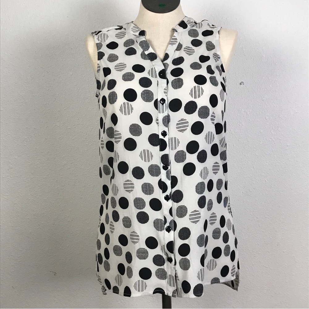 Roz & Ali Blouse Sleeveless Button Up size Small V-neck polka dot multicolor